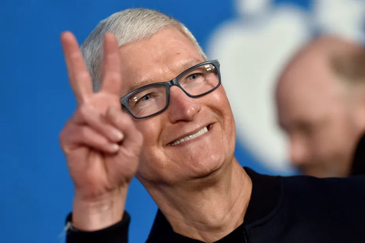 CEO Apple, Tim Cook Kunjungi China, iPhone 15 Kurang Populer